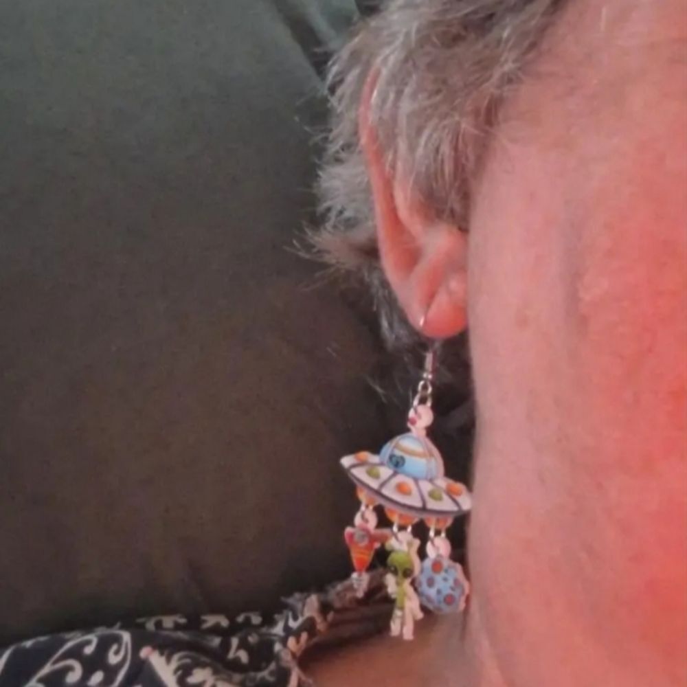 Hand crafted dangle earrings - Picture 7 of 8